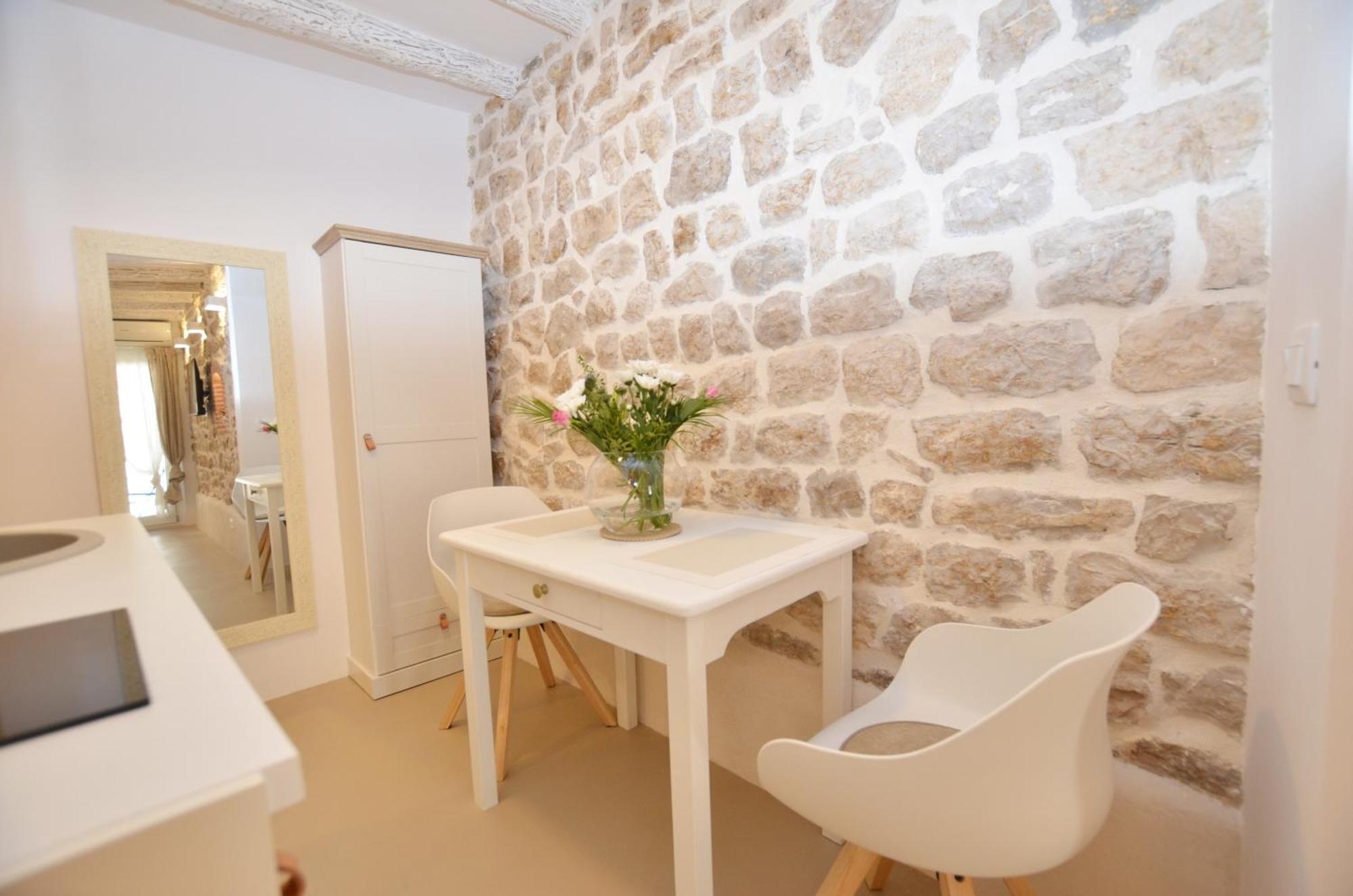 Apartment Al Pozzo Rovinj Bagian luar foto